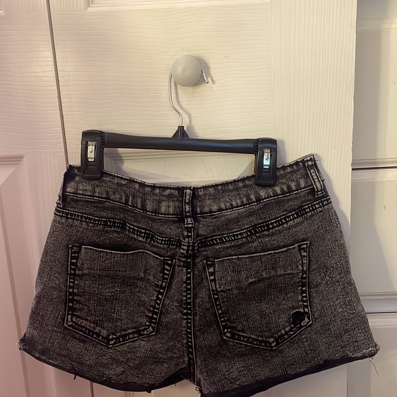 Black jean shorts, medium - Picture 2 of 3